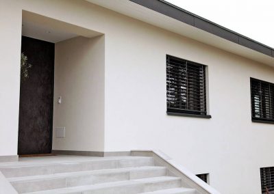 Pose Paves Vaud